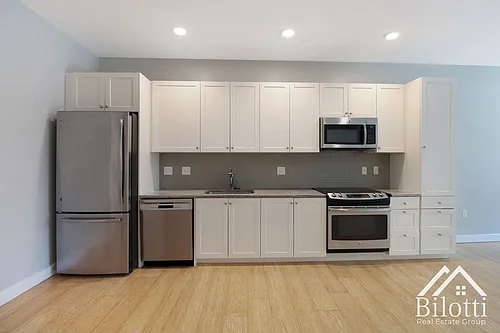 101 Hillside Ave East Side of Providence Photo 1