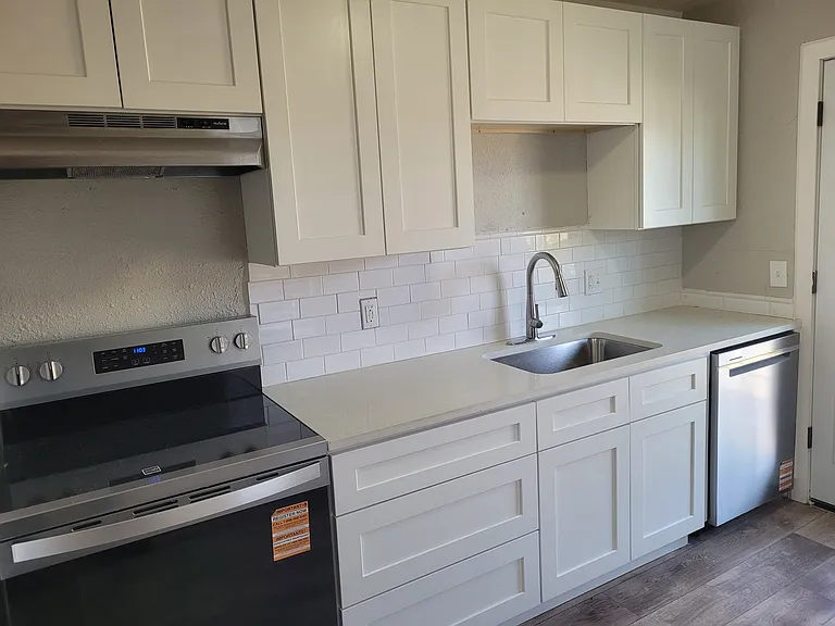 Kitchen w/ Oven and Dishwasher
