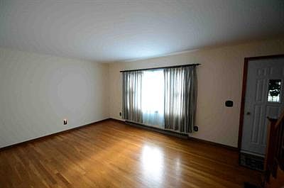 5th image of 214 Elmwood Ave