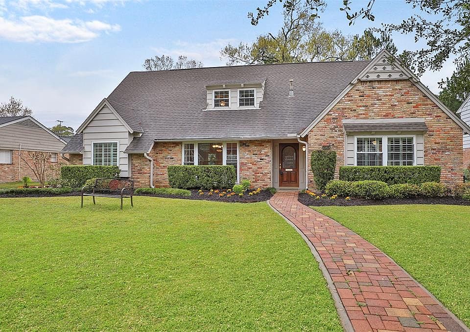1st image of 13818 Pebblebrook Dr