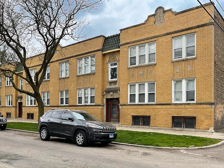 2304 N Lamon Ave #2 — Photo 13