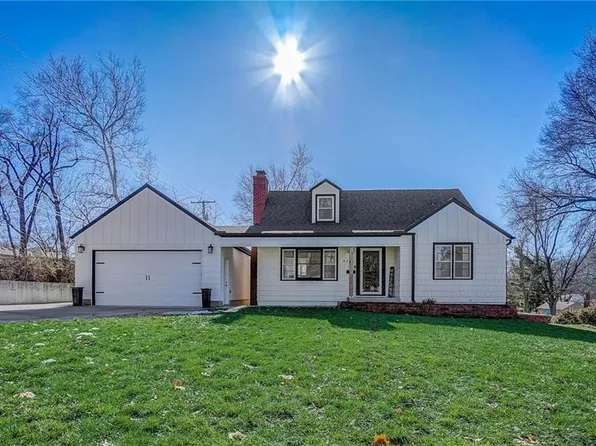 8205 W 59th Ter, Overland Park, KS 66202