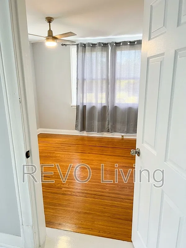 7 Centre St — Photo 3