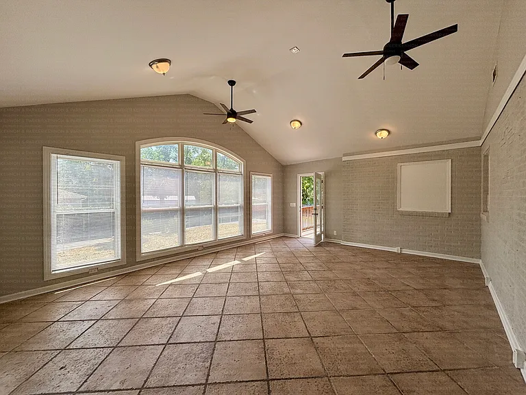 2382 Elm Dr — Photo 14