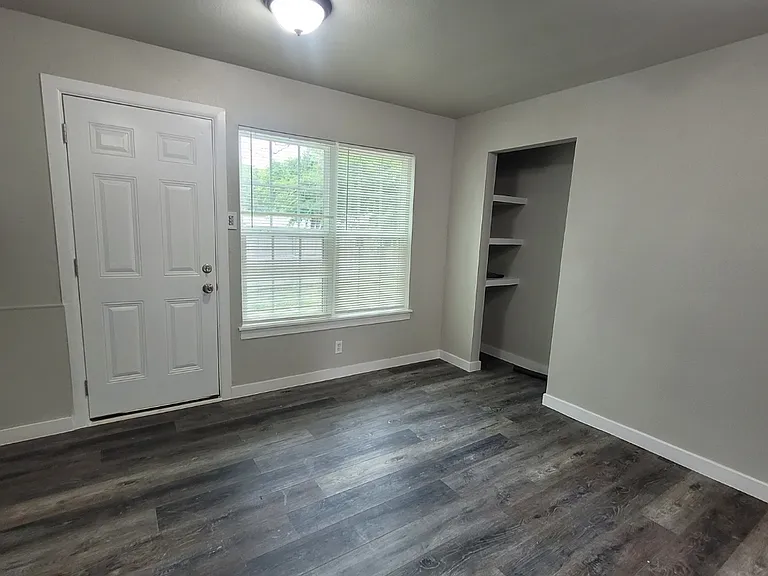 135 Eisenhower Blvd #A — Photo 5