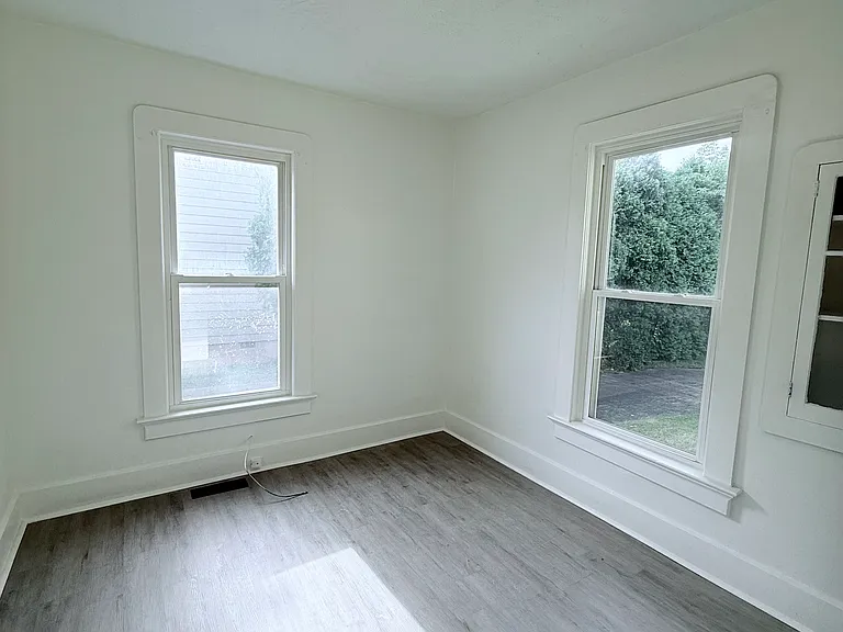 418 Sumner Ave — Photo 20