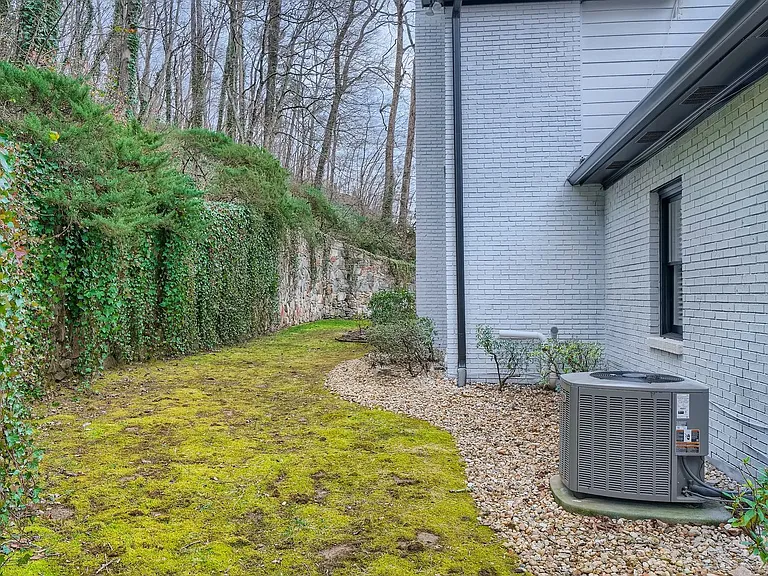 425 Ferry Lndg — Photo 30
