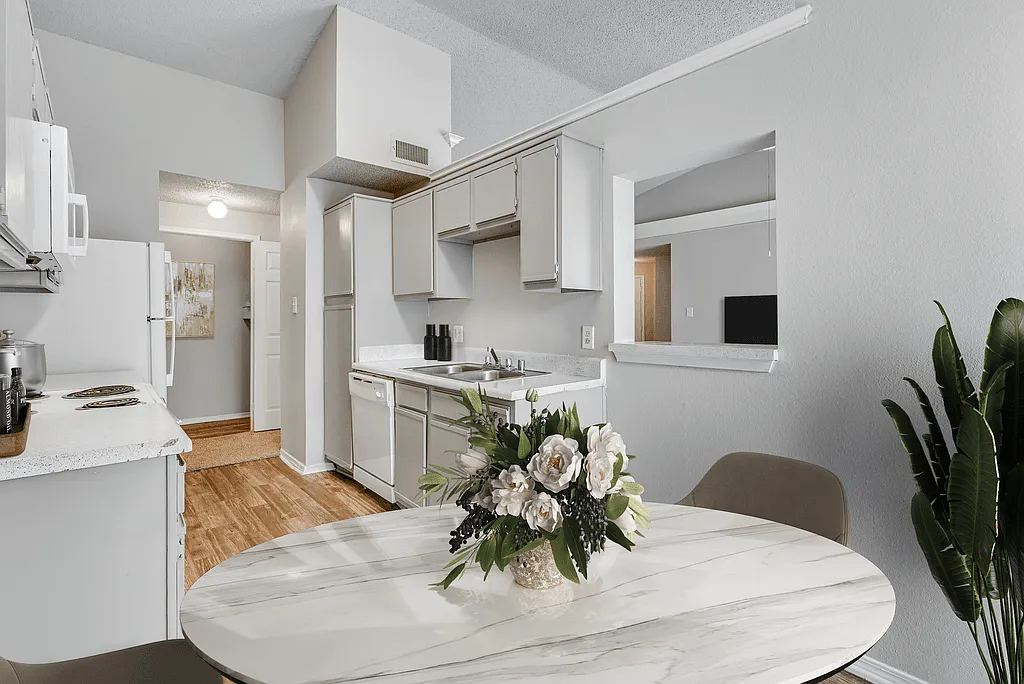 The Gio Apartments — Photo 4