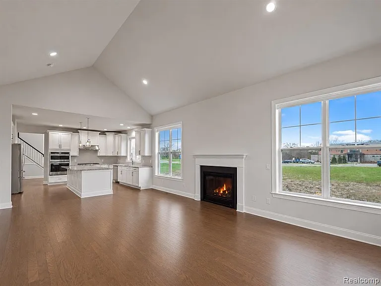 3219 Brackley Dr — Photo 9