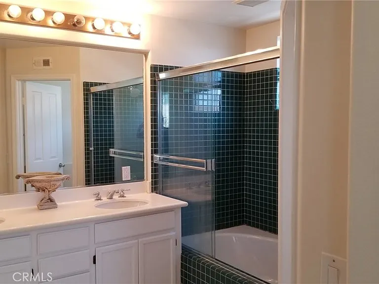 13440 N Bowers Ct — Photo 21