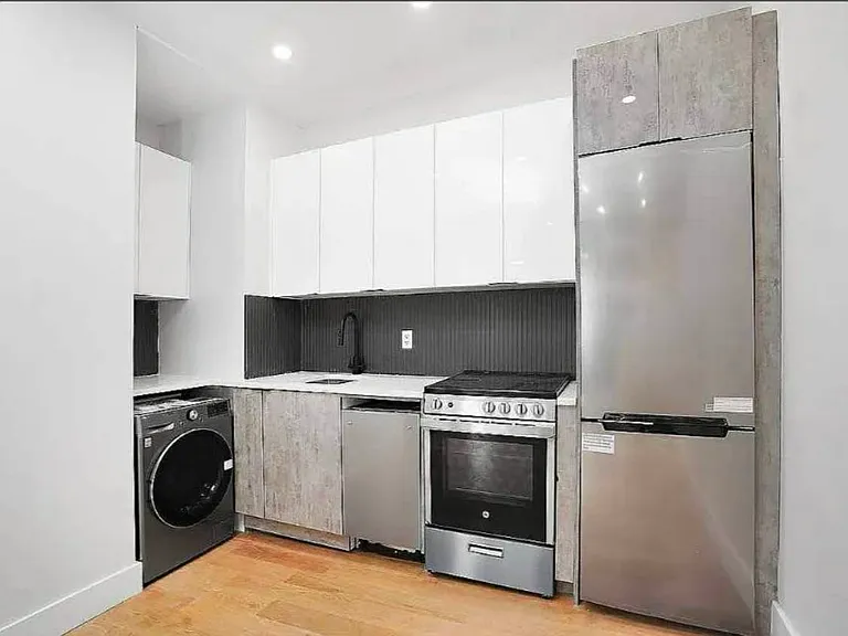 70 Greenpoint Ave #4R — Photo 5