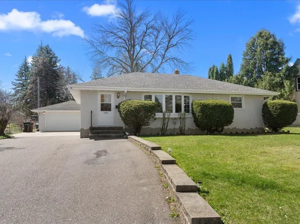 2368 Holloway Ave E, Maplewood, MN 55109