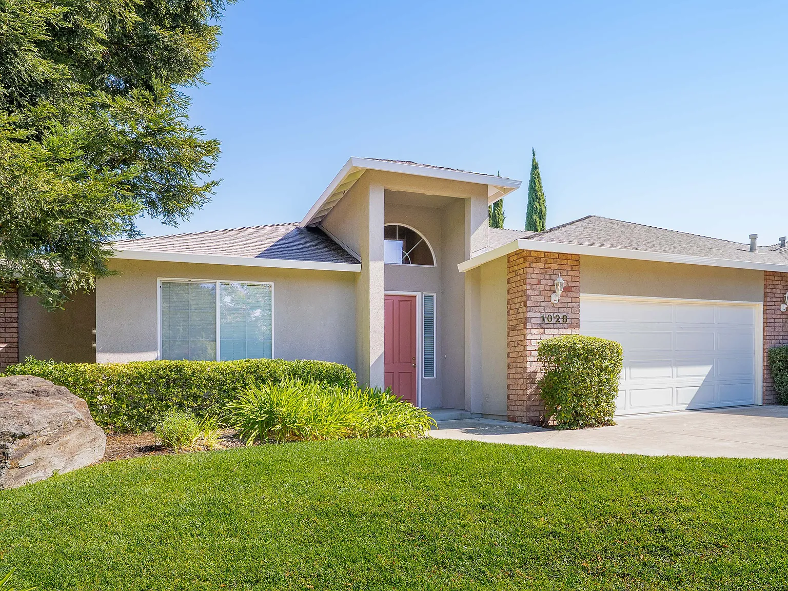 3 bed, 1750 sqft, $4,450 — Photo 1