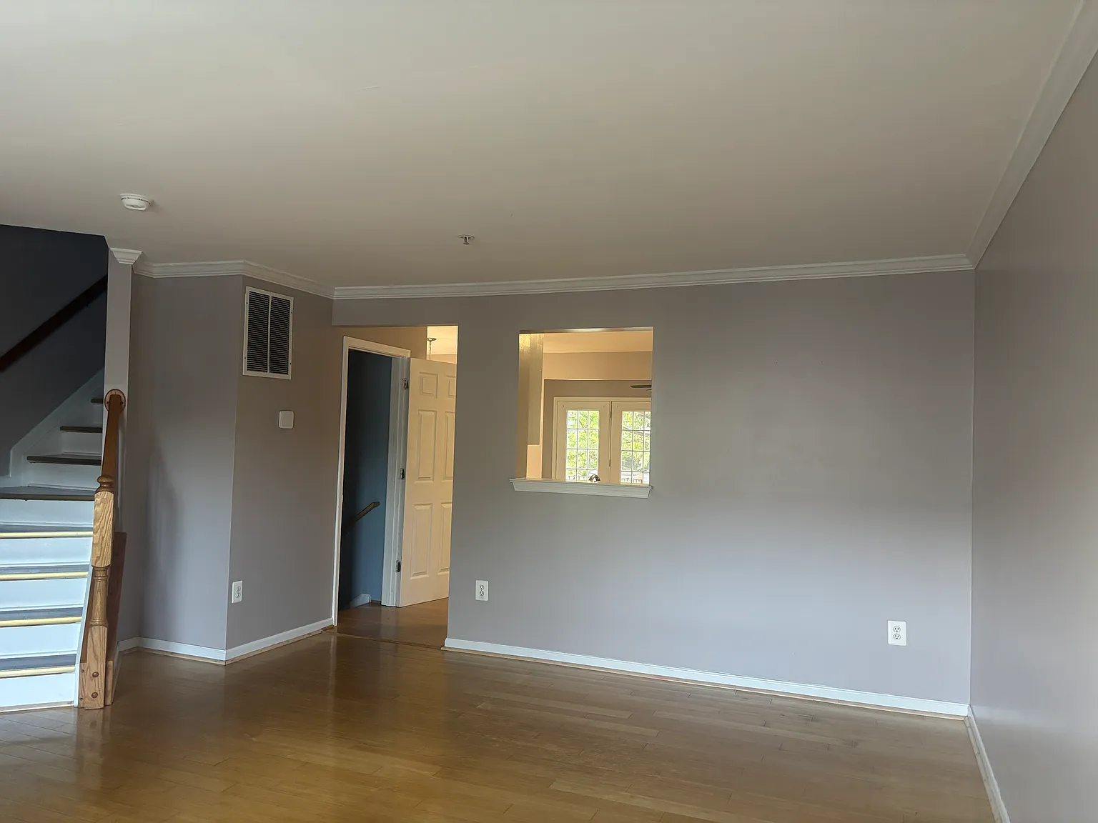 4 bed, 3.5 bath, 2600 sqft, $2,800 — Photo 2