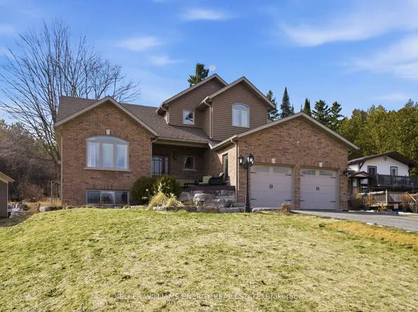 332 Carnegie Beach Rd, Scugog, ON L9L 1B6