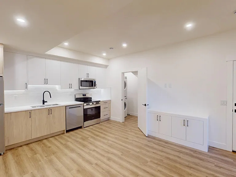 3555R 21st Ave SW — Photo 7