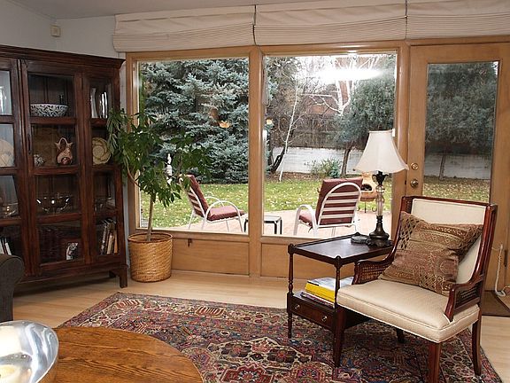 Liv. Room/Windows/door to patio  