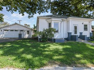 123 E Green St, Virden, IL 62690