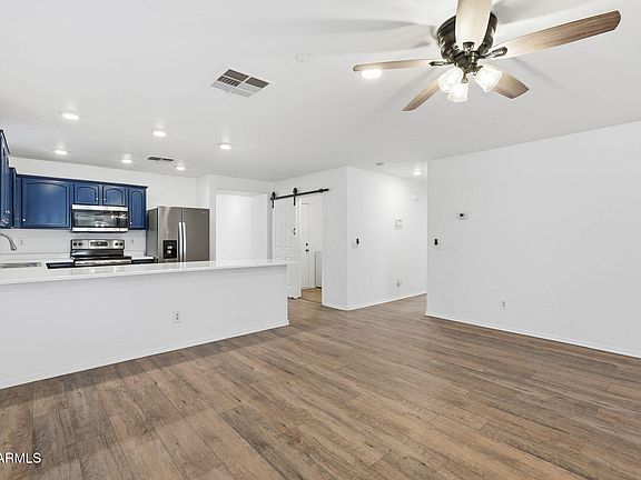 3rd image of 45542 W GUILDER Avenue