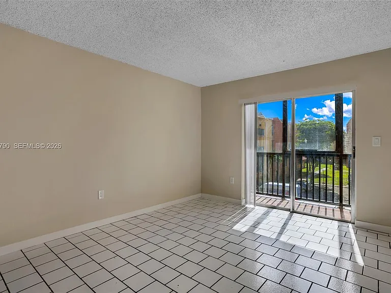4805 NW 7th St #302-15 — Photo 8