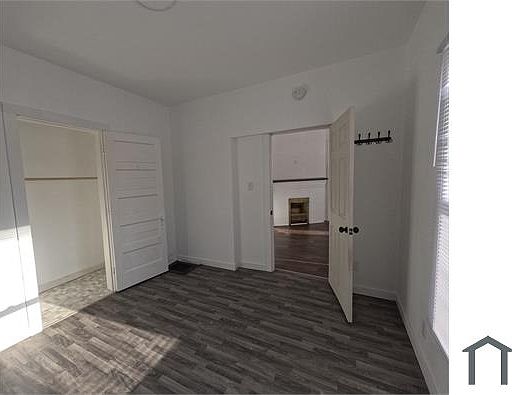 4th image of 1106 Portage Ave #1