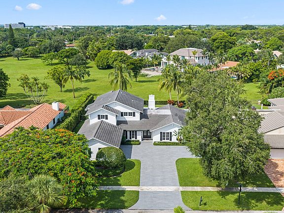 4th image of 2892 Banyan Blvd Circle NW