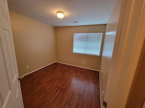 4th image of 3828 Shire Valley Dr
