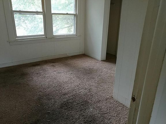 2nd image of 3940 Shirley Dr
