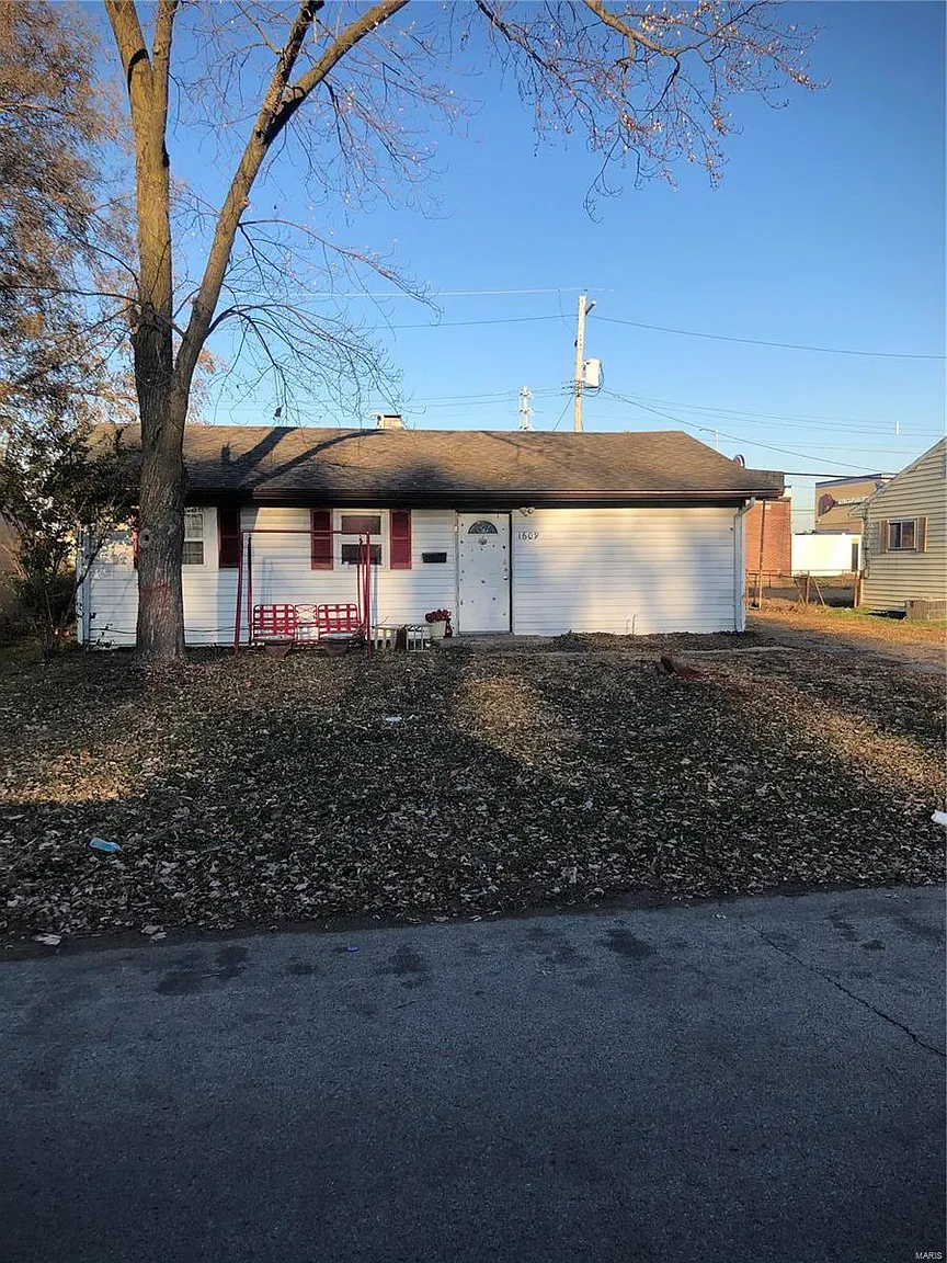 1609 Armand Dr photo 1