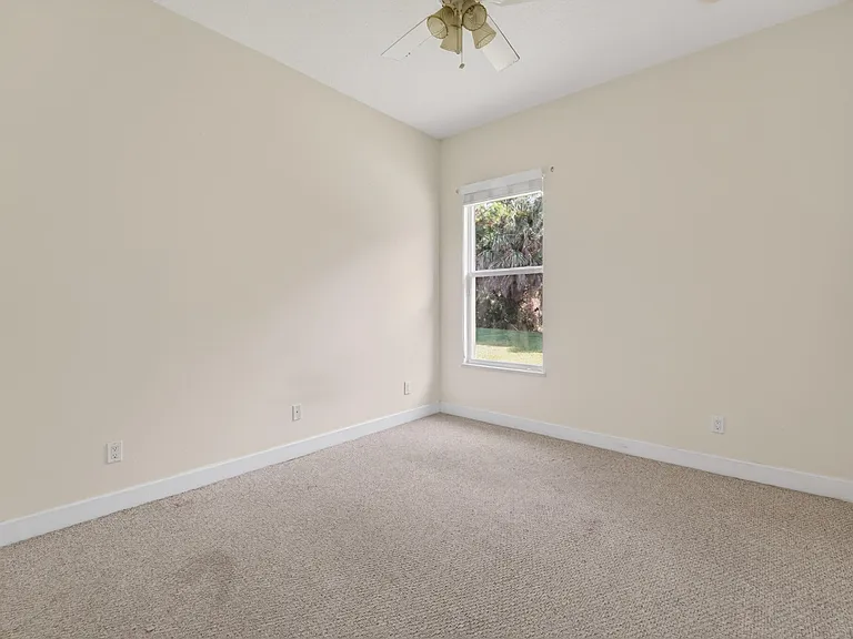 854 SW Saint Tropez Ct — Photo 21