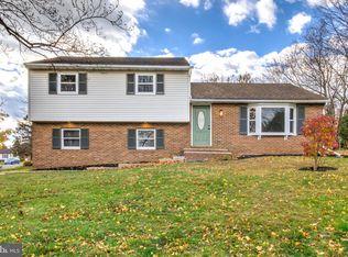 2640 Hemlock Dr, Columbia, PA 17512