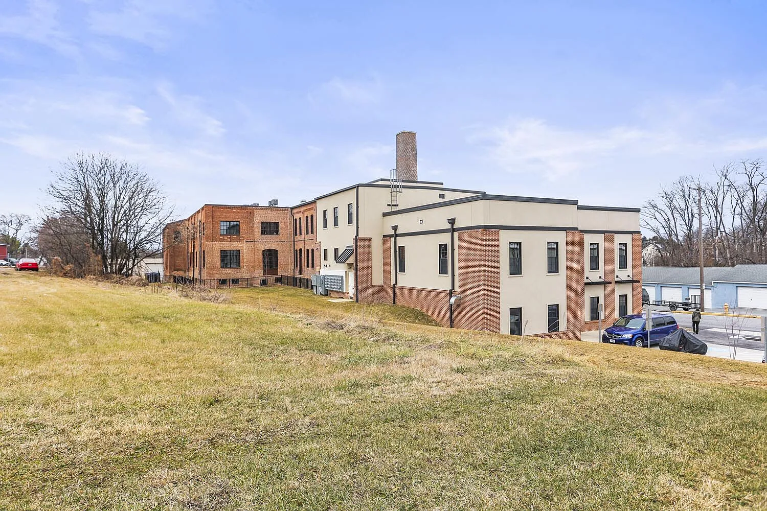 Lombard Commons — Photo 4