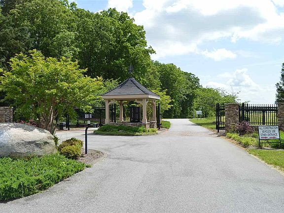 3rd image of 55 Stonewood Loop Ln #55