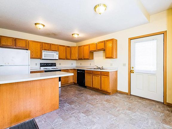 3rd image of 179 W 4th St #1
