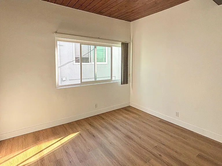 116 N Helberta Ave — Photo 4