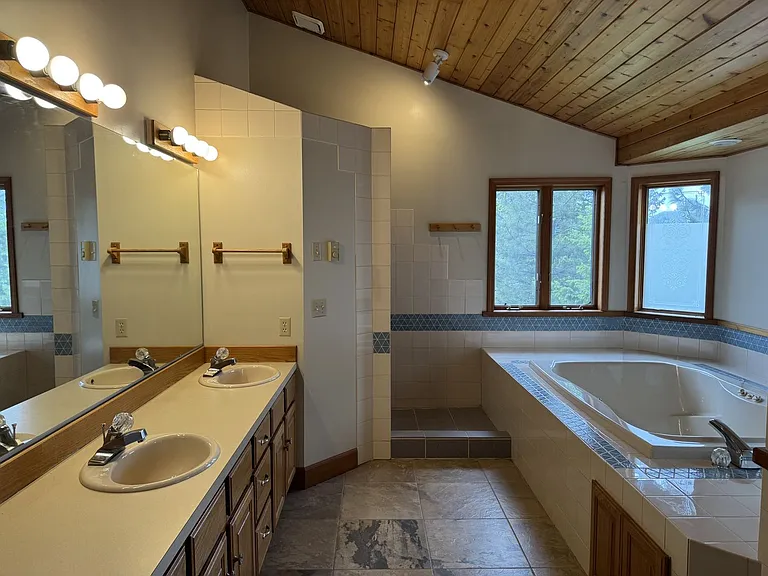 2288 Houston Point Dr — Photo 16