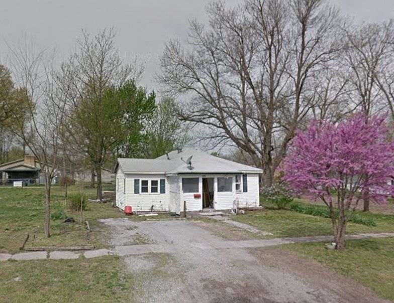 517 N Indiana Ave, Columbus, KS 66725 | Zillow