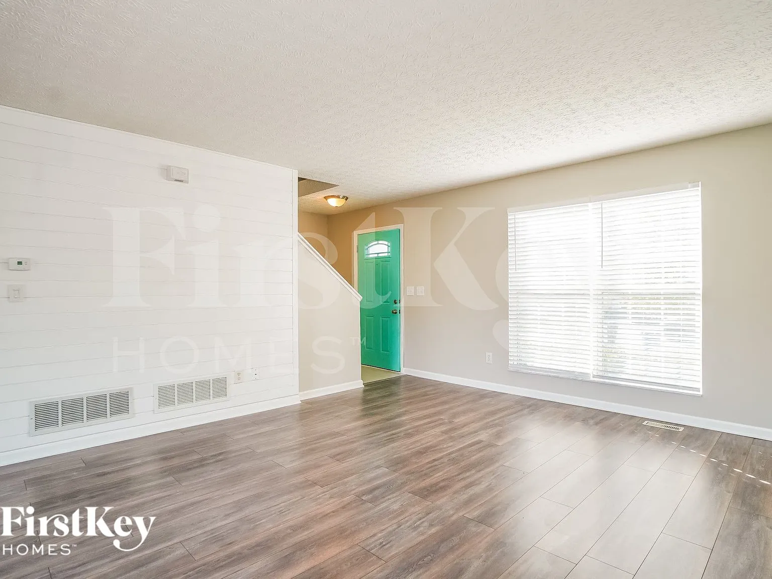 3 bed, 2.5 bath, 1586 sqft, $2,550 — Photo 3