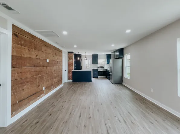 516 N 9th St, Corsicana, TX 75110