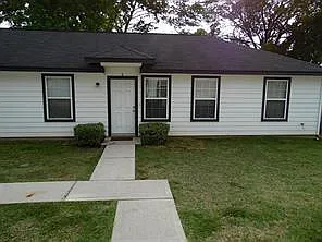 204 W Worsham St #1 Photo 1