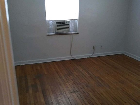 3rd image of 7123 Eastlawn Dr #1