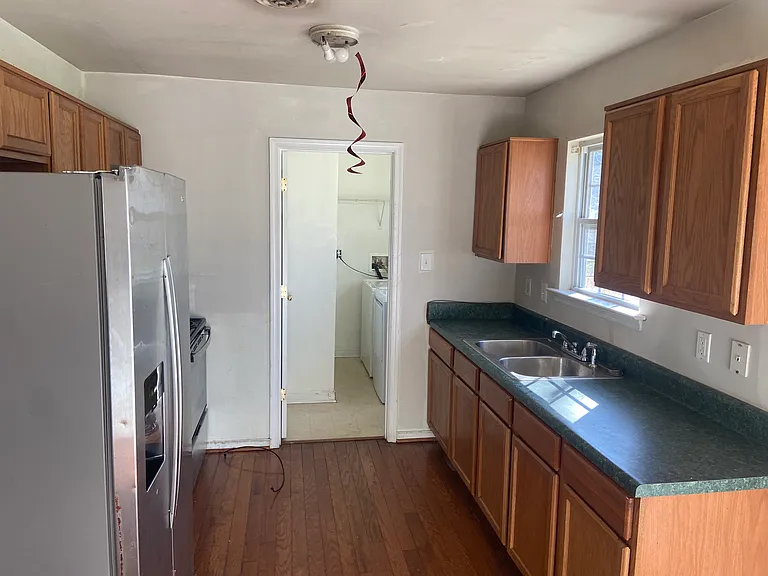 1409 Willis St — Photo 3