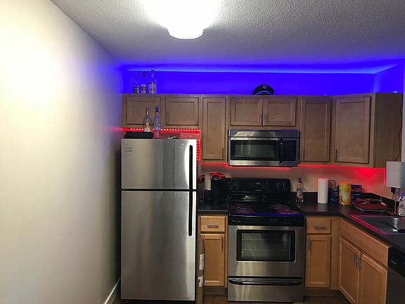 2nd image of 4120 Lexington Ave S APT 106