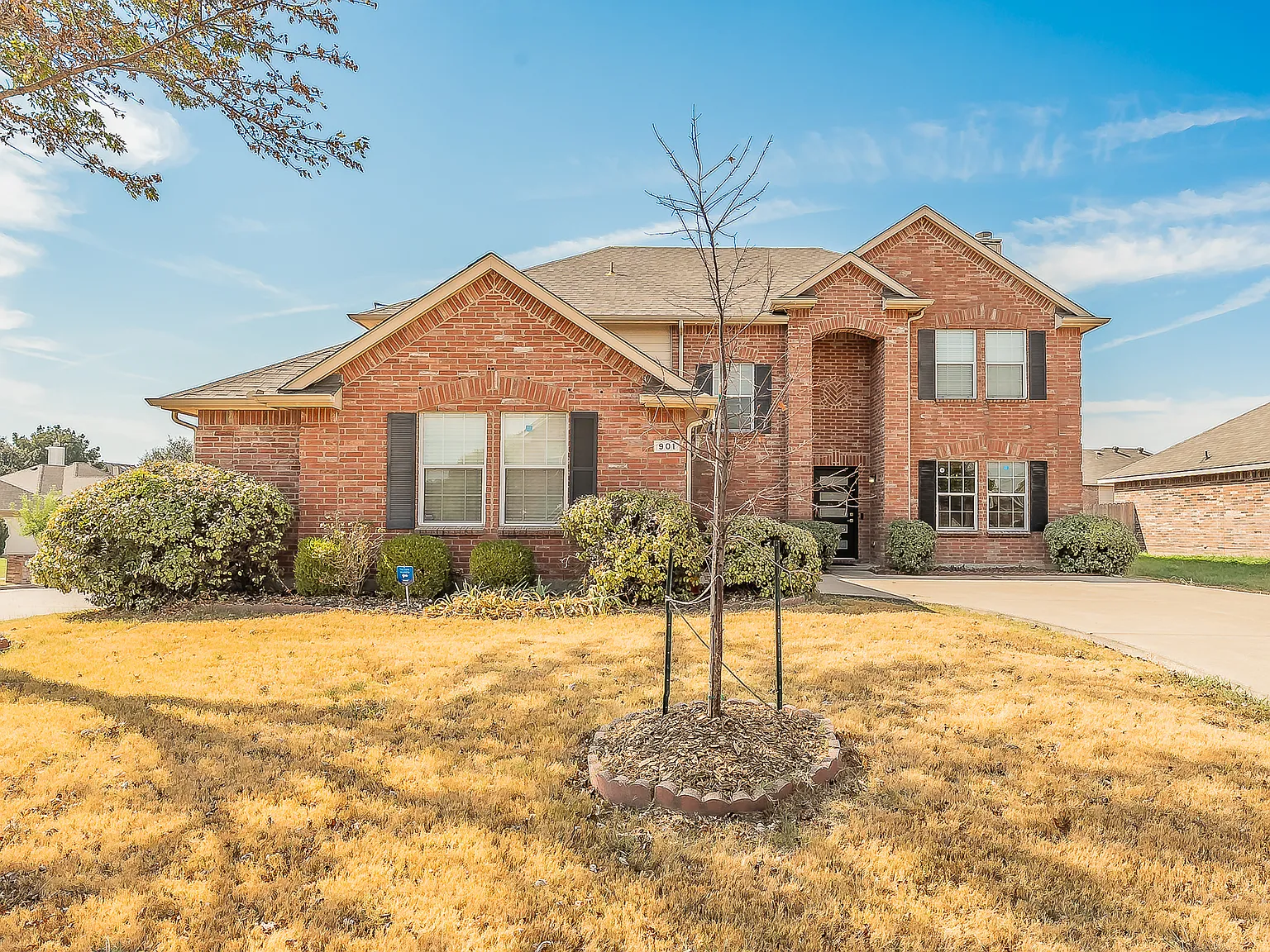 5 bed, 2.5 bath, 2972 sqft, $2,560 — Photo 1