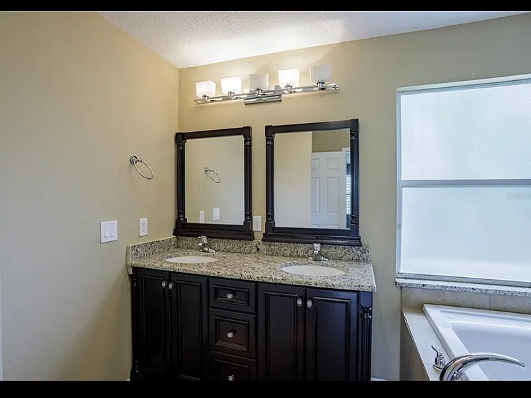 4493 Drayton Ln — Photo 3