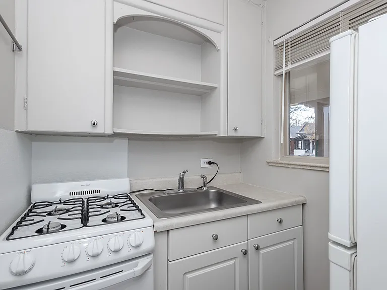 The Bethana Apartments — Photo 21