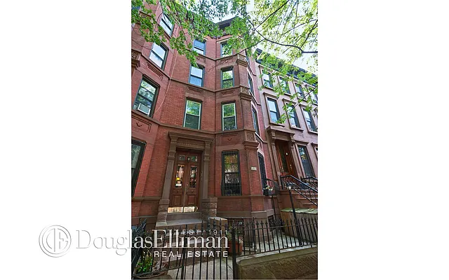 Sold by Douglas Elliman | media 19