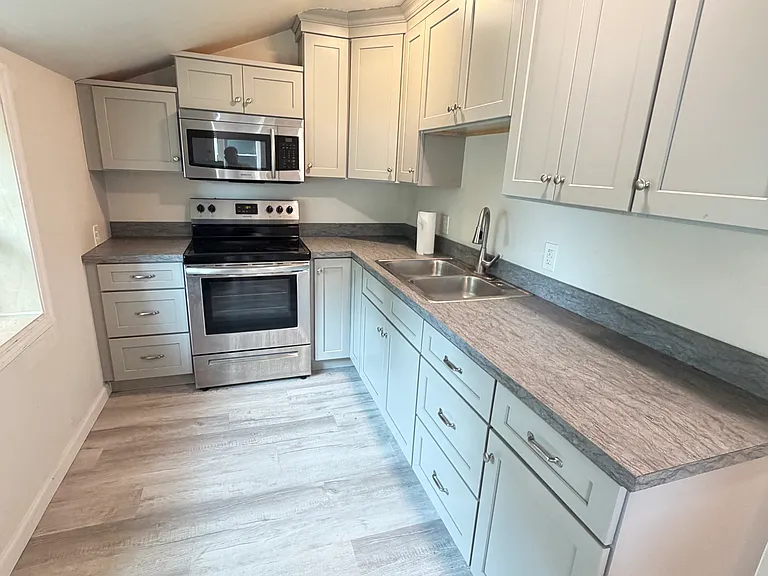 66 Quarry Rd — Photo 1