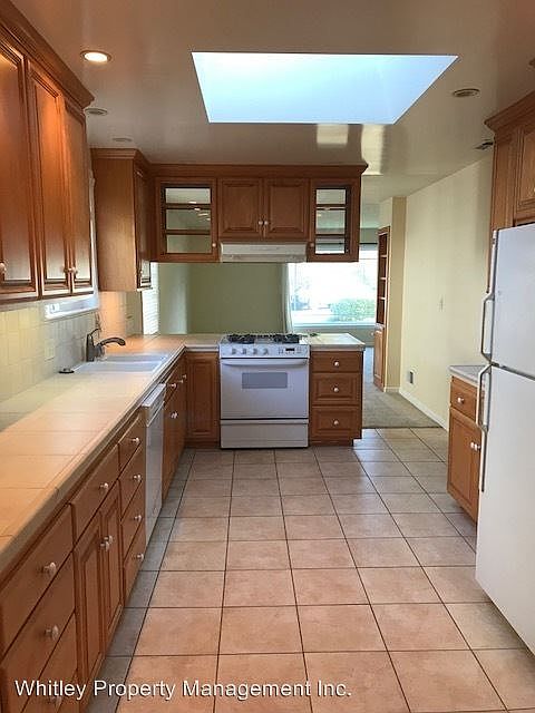 1st image of 1476 Oakhurst Ave