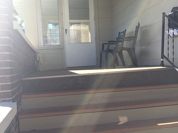 4th image of 727 5th St APT 1